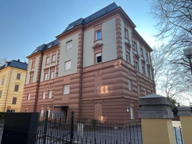 Luxury Apartment Paola Merano Esterno foto